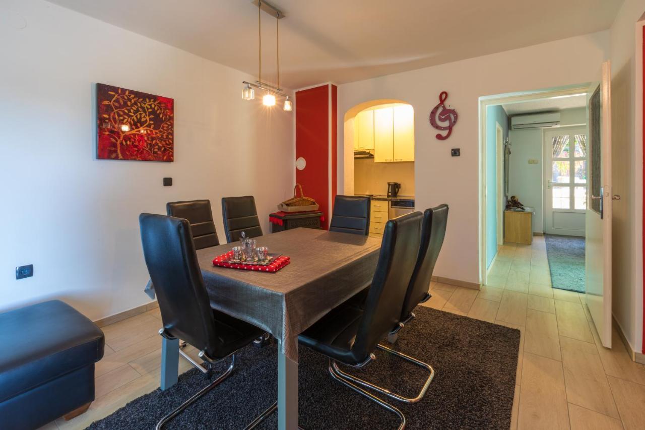 Apartman Mladenka Драмал Екстериор снимка